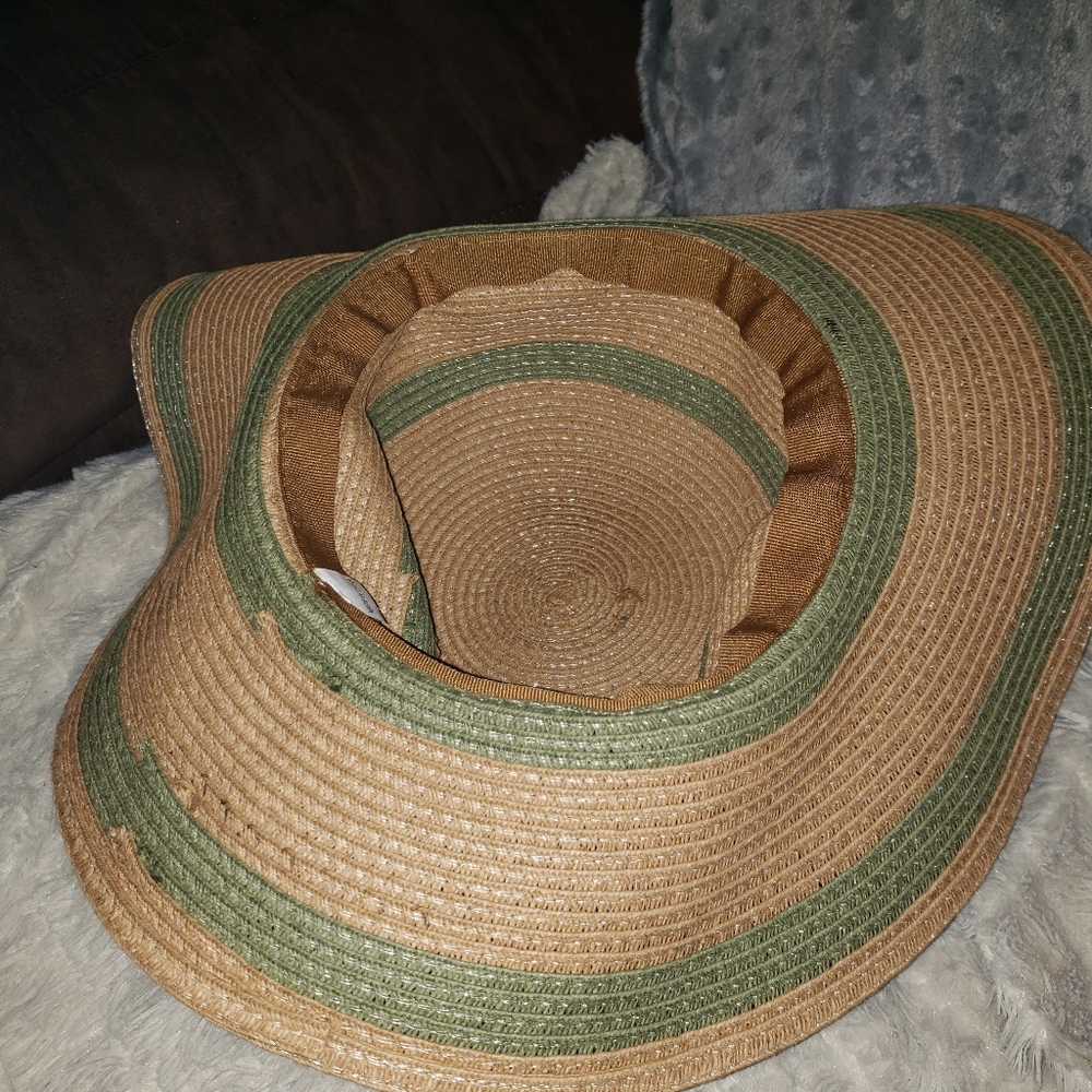 Nice hat - Picture 3 of 3